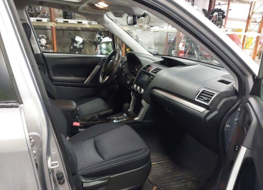 Photo 5 of 2016 Subaru Forester 2.5I PREMIUM (VIN JF2SJAFC7GH559846)