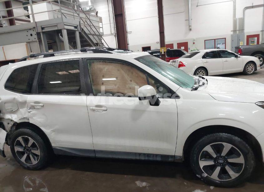 Photo 13 of 2017 Subaru Forester 2.5I PREMIUM (VIN JF2SJAGC0HH581624)