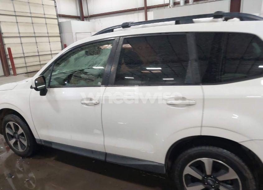 Photo 14 of 2017 Subaru Forester 2.5I PREMIUM (VIN JF2SJAGC0HH581624)