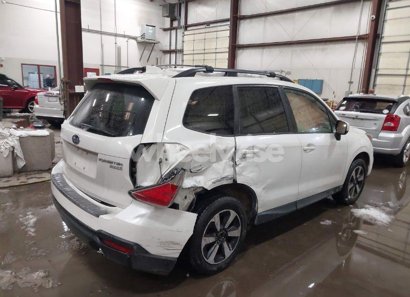 Photo 4 of 2017 Subaru Forester 2.5I PREMIUM (VIN JF2SJAGC0HH581624)