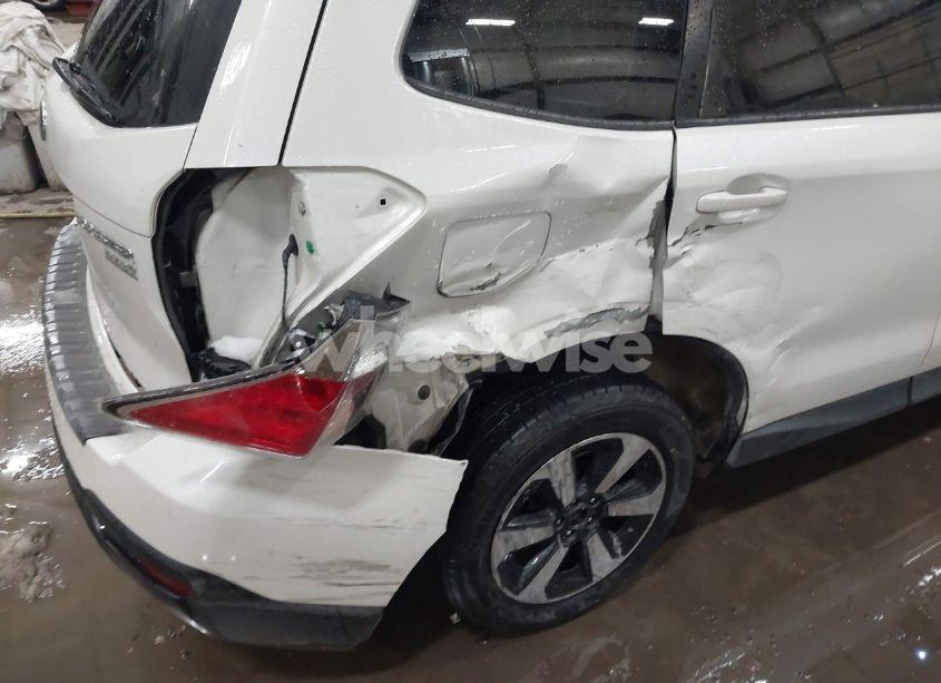 Photo 6 of 2017 Subaru Forester 2.5I PREMIUM (VIN JF2SJAGC0HH581624)