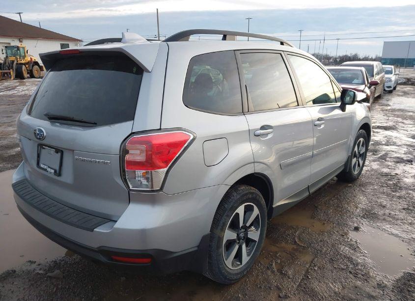 Photo 4 of 2018 Subaru Forester 2.5I PREMIUM (VIN JF2SJAGC0JH538214)