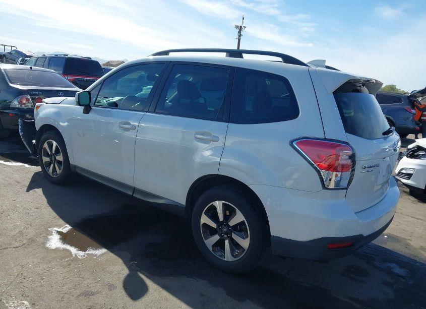 Photo 3 of 2018 Subaru Forester 2.5I PREMIUM (VIN JF2SJAGC1JH452250)