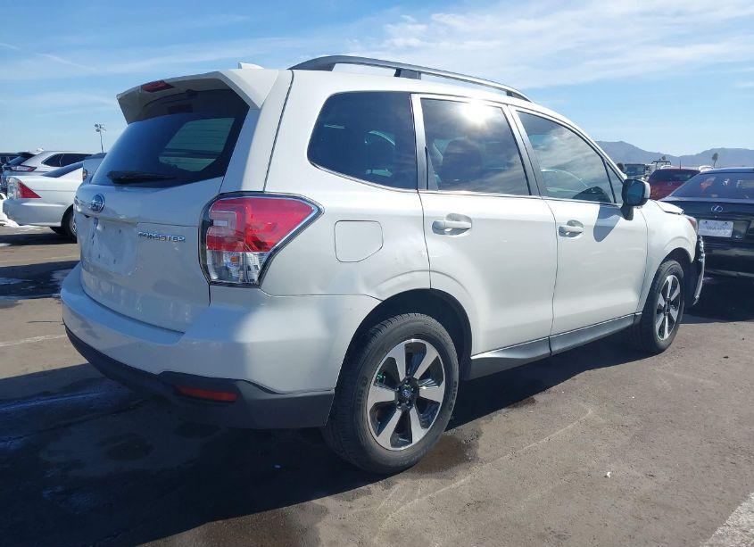 Photo 4 of 2018 Subaru Forester 2.5I PREMIUM (VIN JF2SJAGC1JH452250)