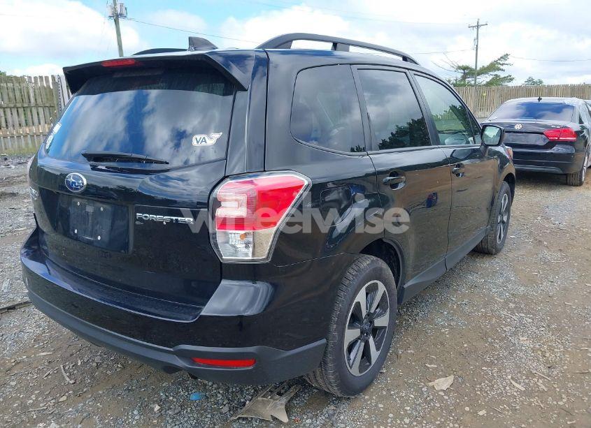 Photo 4 of 2018 Subaru Forester 2.5I PREMIUM (VIN JF2SJAGC1JH457450)