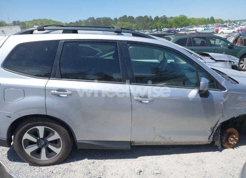 Photo 14 of 2018 Subaru Forester 2.5I PREMIUM (VIN JF2SJAGC1JH556284)