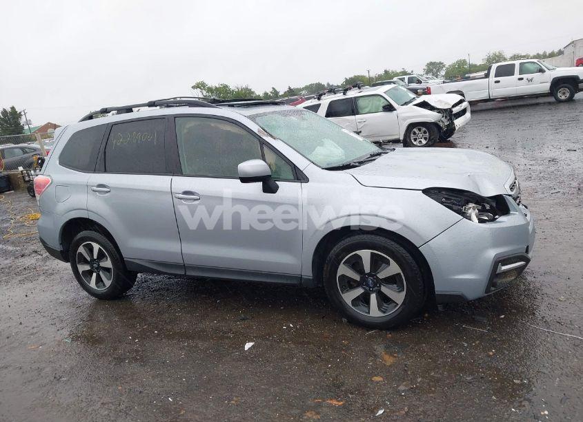 Photo 13 of 2017 Subaru Forester 2.5I PREMIUM (VIN JF2SJAGC2HH538399)