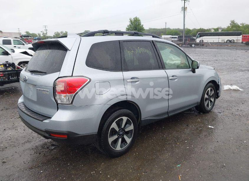 Photo 4 of 2017 Subaru Forester 2.5I PREMIUM (VIN JF2SJAGC2HH538399)