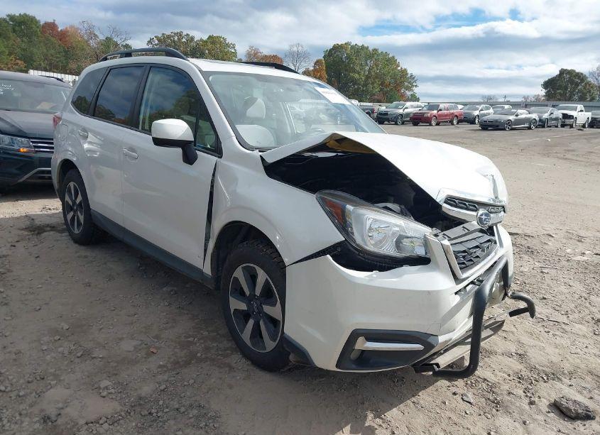 2018 Subaru Forester 2.5I PREMIUM (VIN JF2SJAGC2JH457960) main photo