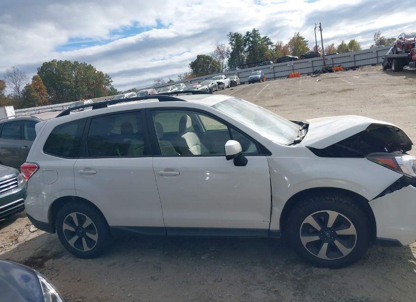 Photo 13 of 2018 Subaru Forester 2.5I PREMIUM (VIN JF2SJAGC2JH457960)