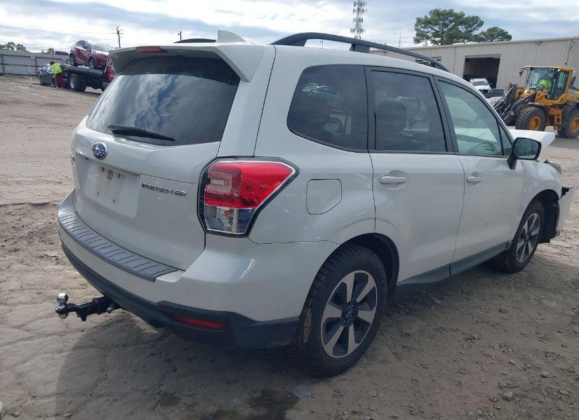 Photo 4 of 2018 Subaru Forester 2.5I PREMIUM (VIN JF2SJAGC2JH457960)
