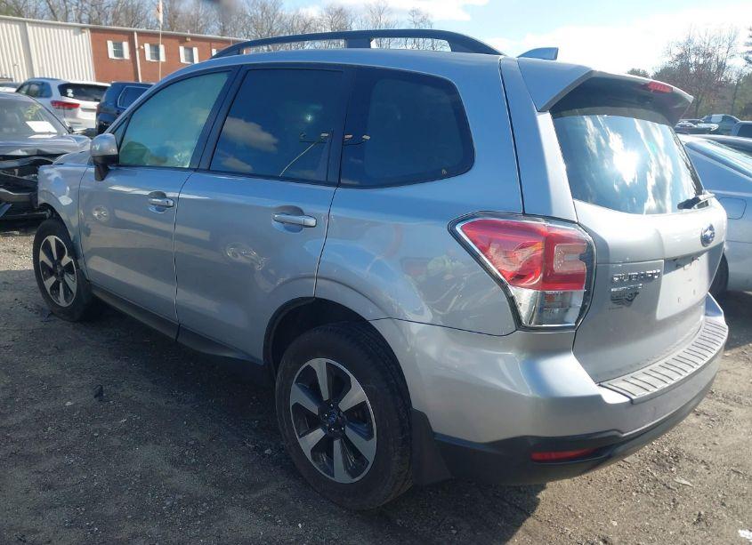 Photo 3 of 2018 Subaru Forester 2.5I PREMIUM (VIN JF2SJAGC2JH511578)