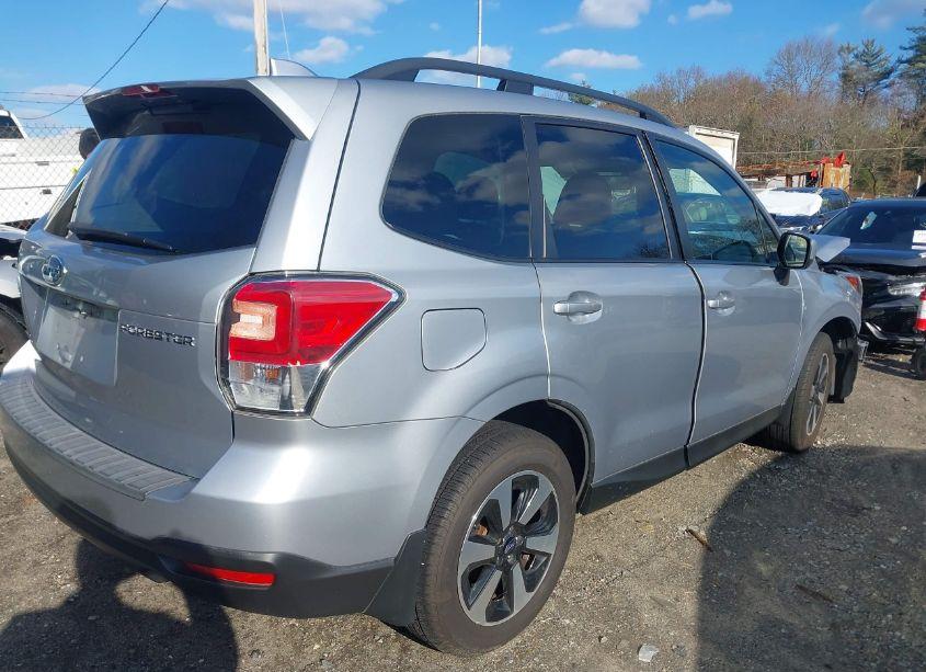 Photo 4 of 2018 Subaru Forester 2.5I PREMIUM (VIN JF2SJAGC2JH511578)