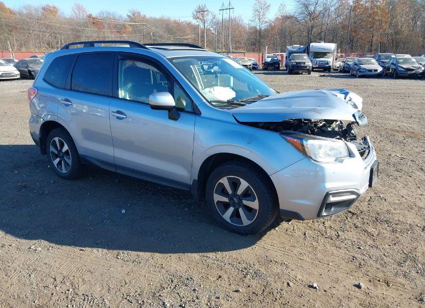 2017 Subaru Forester 2.5I PREMIUM (VIN JF2SJAGC3HH562789) main photo