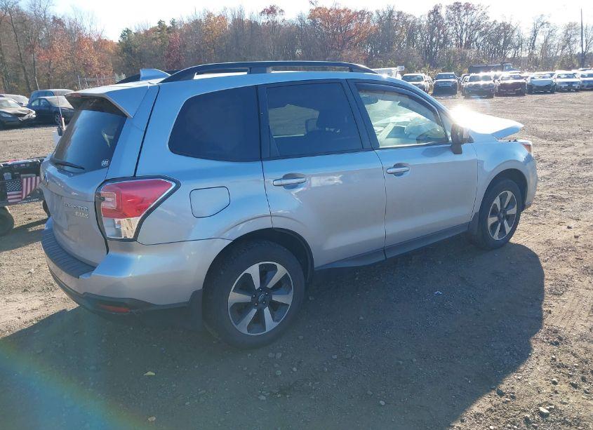 Photo 4 of 2017 Subaru Forester 2.5I PREMIUM (VIN JF2SJAGC3HH562789)