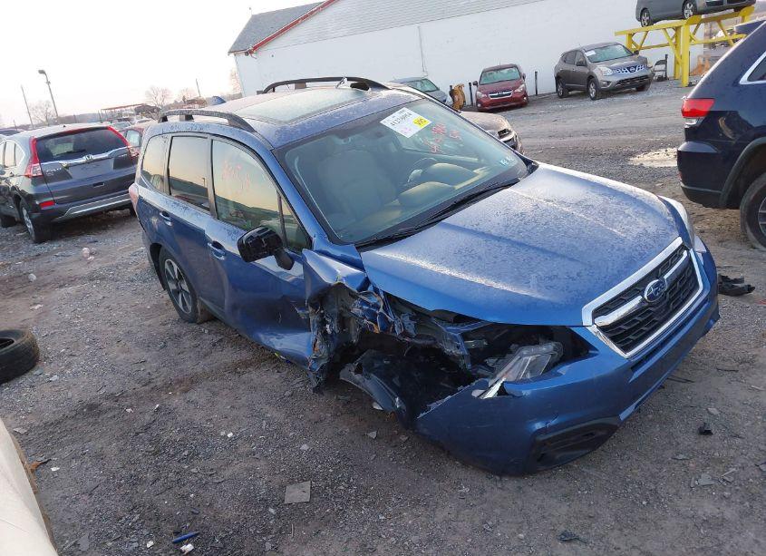 2017 Subaru Forester 2.5I PREMIUM (VIN JF2SJAGC3HH575302) main photo