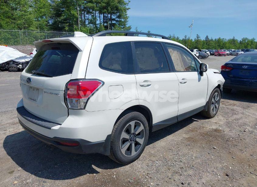 Photo 4 of 2018 Subaru Forester 2.5I PREMIUM (VIN JF2SJAGC3JH436499)