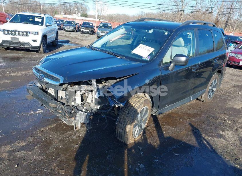Photo 2 of 2018 Subaru Forester 2.5I PREMIUM (VIN JF2SJAGC3JH465761)