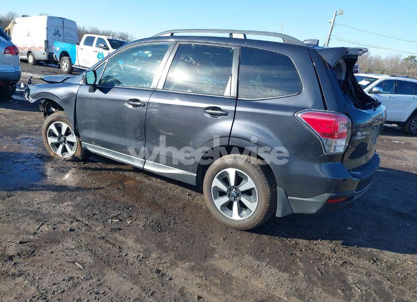 Photo 3 of 2018 Subaru Forester 2.5I PREMIUM (VIN JF2SJAGC3JH465761)