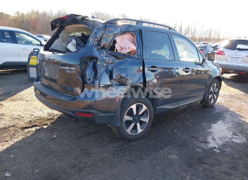 Photo 4 of 2018 Subaru Forester 2.5I PREMIUM (VIN JF2SJAGC3JH465761)