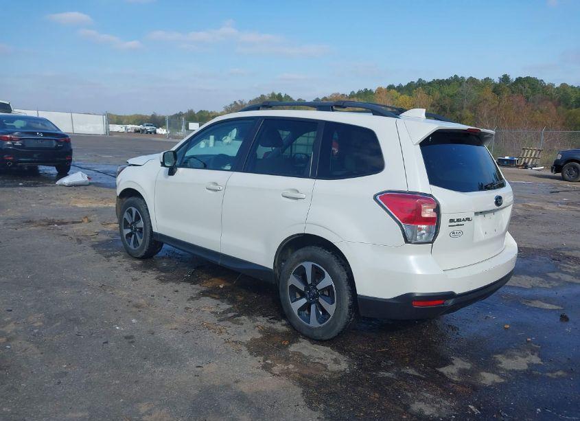 Photo 3 of 2018 Subaru Forester 2.5I PREMIUM (VIN JF2SJAGC3JH543892)