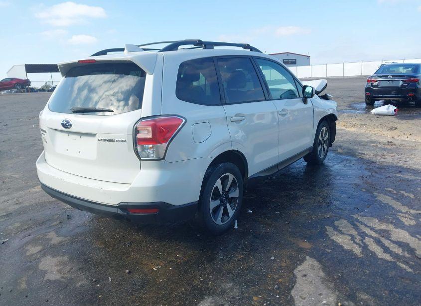 Photo 4 of 2018 Subaru Forester 2.5I PREMIUM (VIN JF2SJAGC3JH543892)