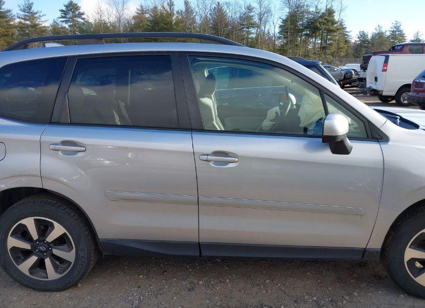 Photo 13 of 2018 Subaru Forester 2.5I PREMIUM (VIN JF2SJAGC3JH606943)