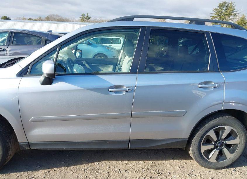 Photo 14 of 2018 Subaru Forester 2.5I PREMIUM (VIN JF2SJAGC3JH606943)