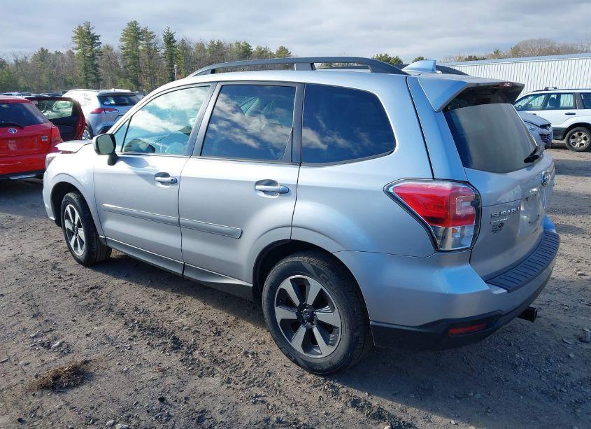 Photo 3 of 2018 Subaru Forester 2.5I PREMIUM (VIN JF2SJAGC3JH606943)