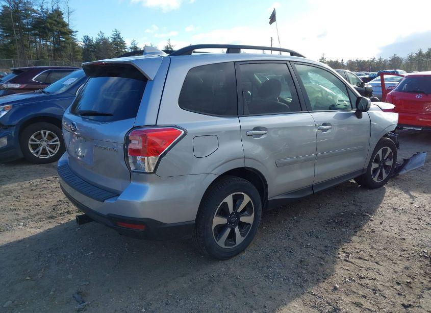 Photo 4 of 2018 Subaru Forester 2.5I PREMIUM (VIN JF2SJAGC3JH606943)