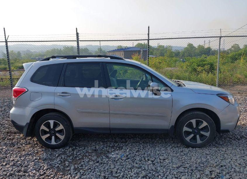 Photo 14 of 2017 Subaru Forester 2.5I PREMIUM (VIN JF2SJAGC4HH520177)