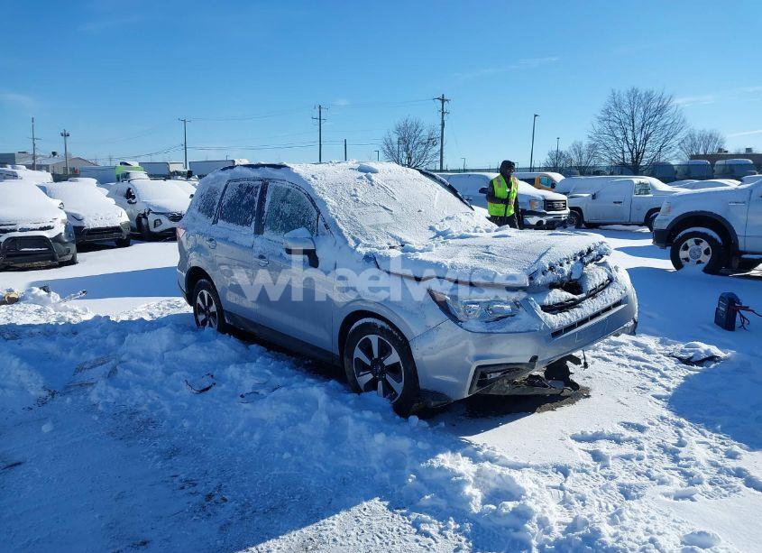 2018 Subaru Forester 2.5I PREMIUM (VIN JF2SJAGC4JH473206) main photo