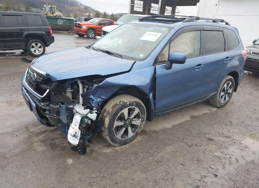 Photo 2 of 2018 Subaru Forester 2.5I PREMIUM (VIN JF2SJAGC4JH555680)