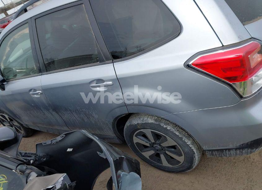 Photo 15 of 2018 Subaru Forester 2.5I PREMIUM (VIN JF2SJAGC5JH458424)