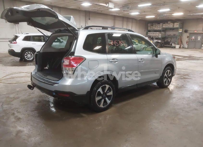 Photo 4 of 2018 Subaru Forester 2.5I PREMIUM (VIN JF2SJAGC5JH504916)
