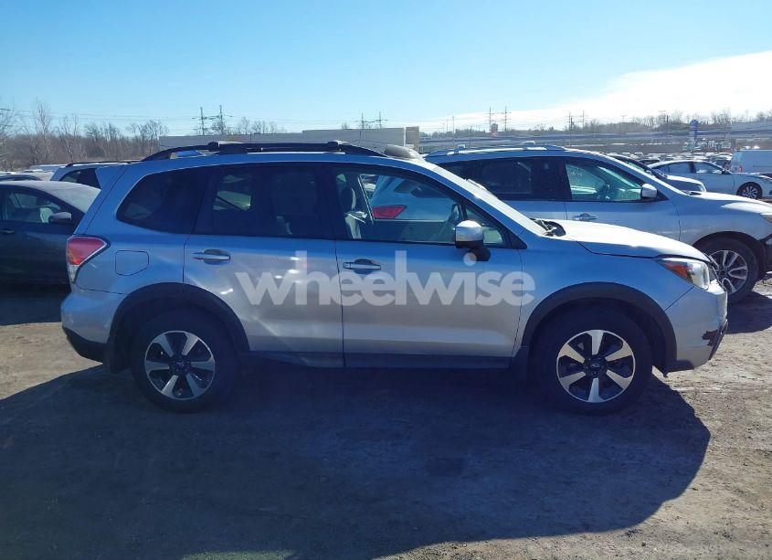 Photo 13 of 2018 Subaru Forester 2.5I PREMIUM (VIN JF2SJAGC5JH538659)