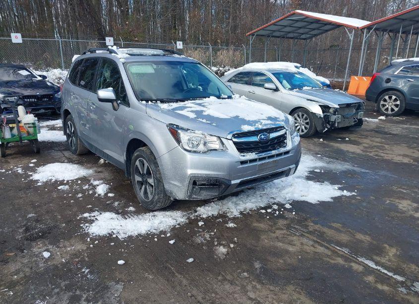 2017 Subaru Forester 2.5I PREMIUM (VIN JF2SJAGC6HH566898) main photo