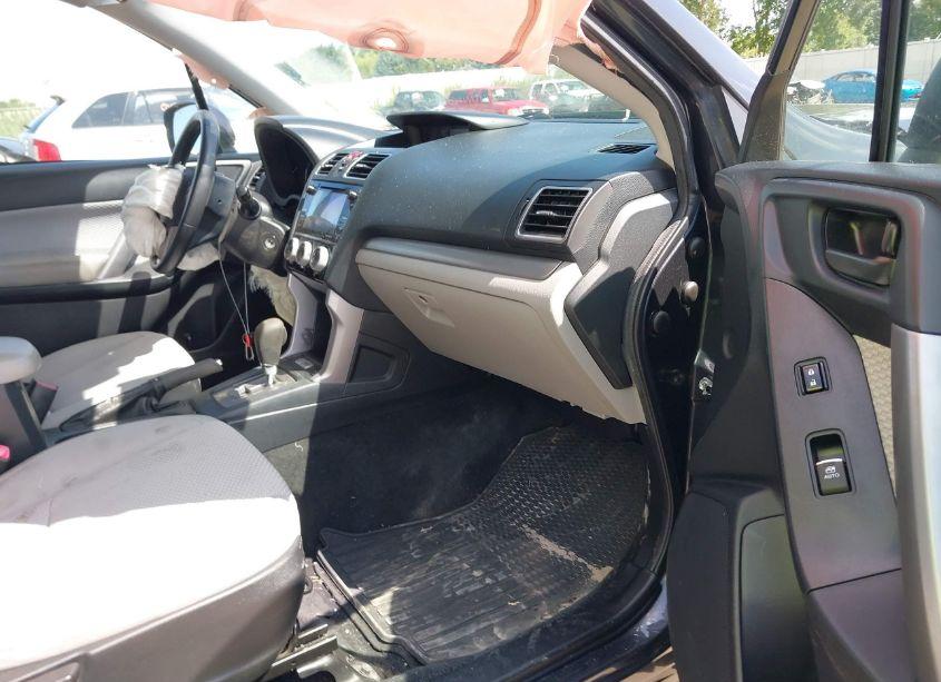 Photo 5 of 2018 Subaru Forester 2.5I PREMIUM (VIN JF2SJAGC6JH427618)