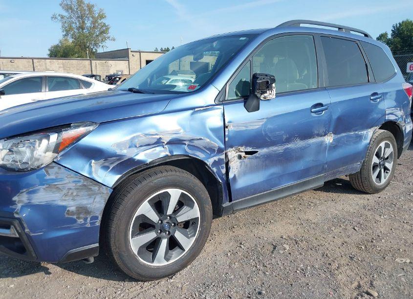 Photo 6 of 2018 Subaru Forester 2.5I PREMIUM (VIN JF2SJAGC6JH563375)