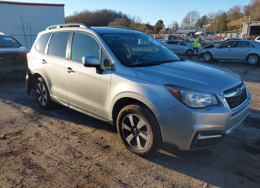 2018 Subaru Forester 2.5I PREMIUM (VIN JF2SJAGC7JH477430) main photo