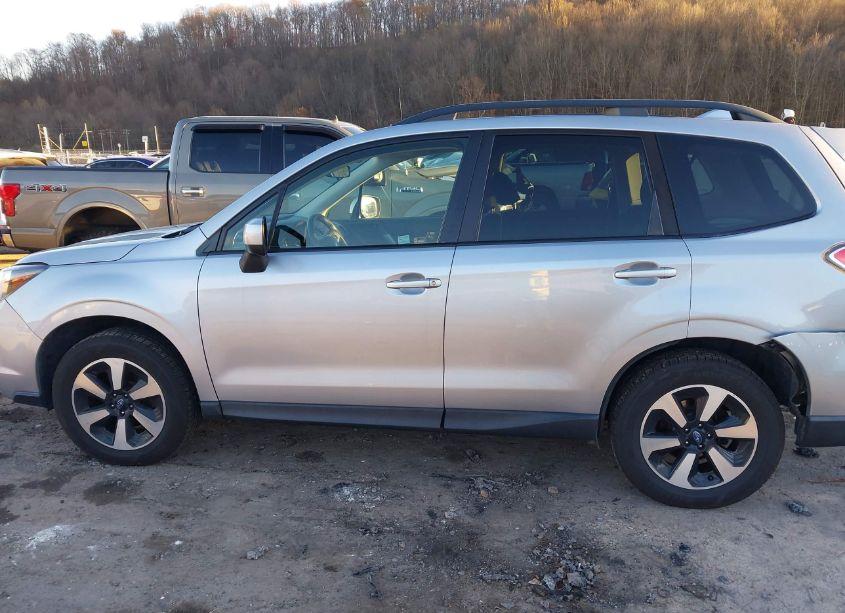 Photo 14 of 2018 Subaru Forester 2.5I PREMIUM (VIN JF2SJAGC7JH477430)