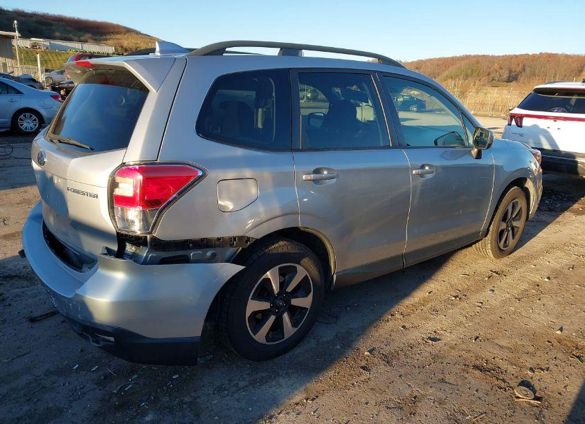 Photo 4 of 2018 Subaru Forester 2.5I PREMIUM (VIN JF2SJAGC7JH477430)