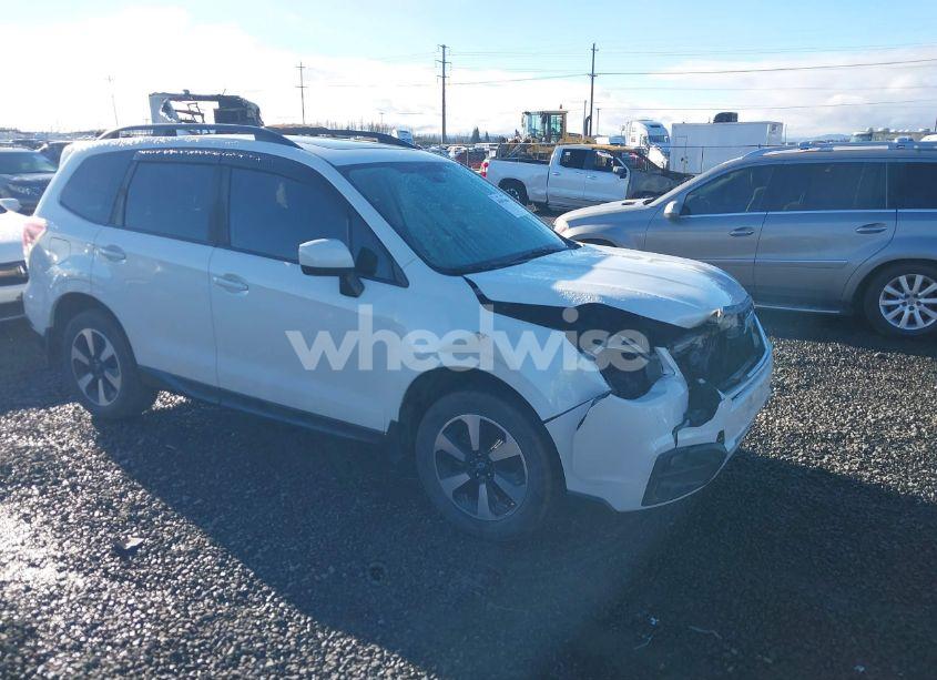 2018 Subaru Forester 2.5I PREMIUM (VIN JF2SJAGC7JH510488) main photo