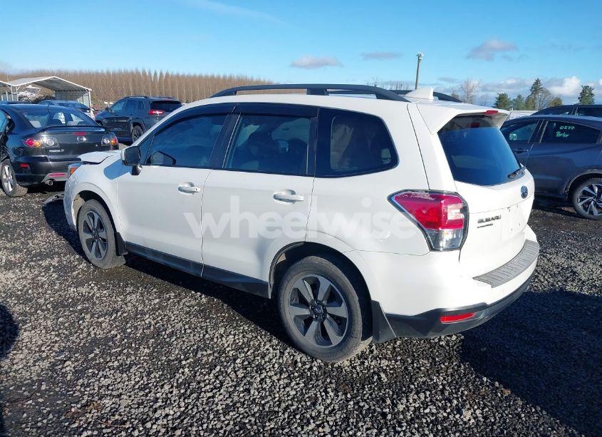 Photo 3 of 2018 Subaru Forester 2.5I PREMIUM (VIN JF2SJAGC7JH510488)