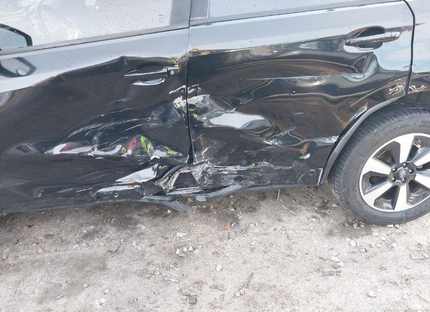 Photo 6 of 2017 Subaru Forester 2.5I PREMIUM (VIN JF2SJAGC8HH553196)