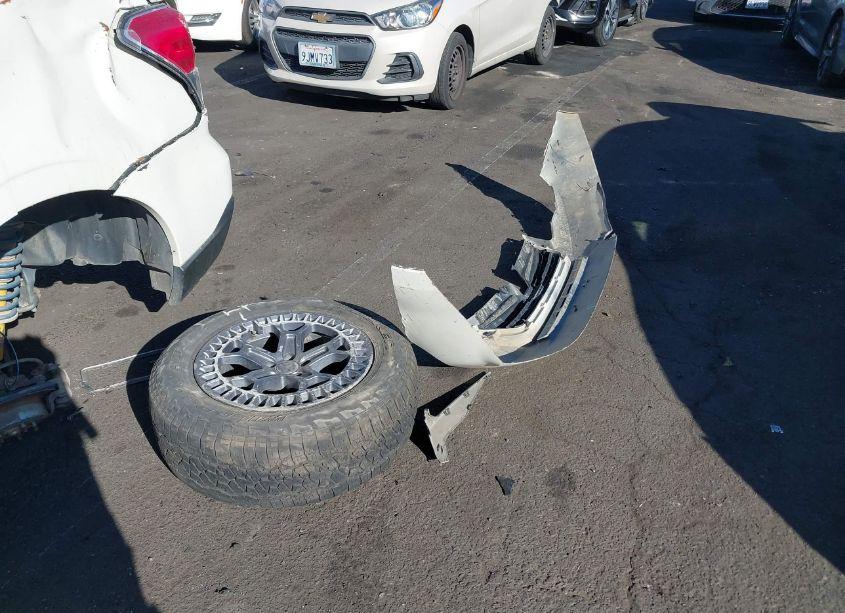 Photo 12 of 2018 Subaru Forester 2.5I PREMIUM (VIN JF2SJAGC9JH470589)