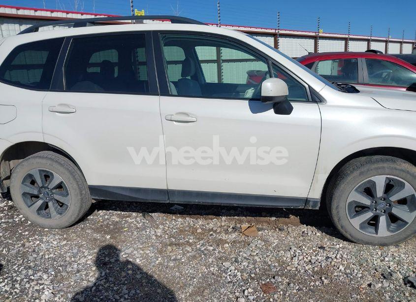 Photo 13 of 2018 Subaru Forester 2.5I PREMIUM (VIN JF2SJAGC9JH545551)