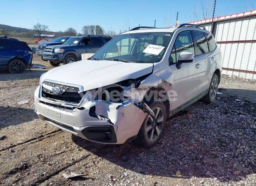 Photo 2 of 2018 Subaru Forester 2.5I PREMIUM (VIN JF2SJAGC9JH545551)