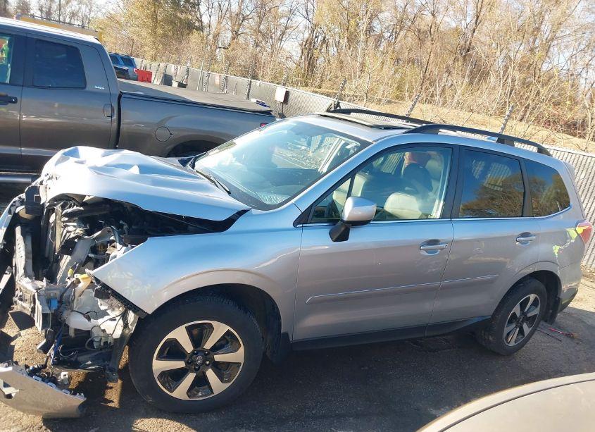 Photo 14 of 2018 Subaru Forester 2.5I LIMITED (VIN JF2SJAJC0JH406420)