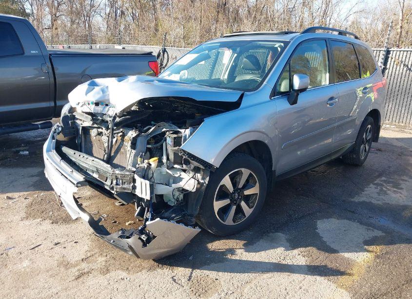 Photo 2 of 2018 Subaru Forester 2.5I LIMITED (VIN JF2SJAJC0JH406420)